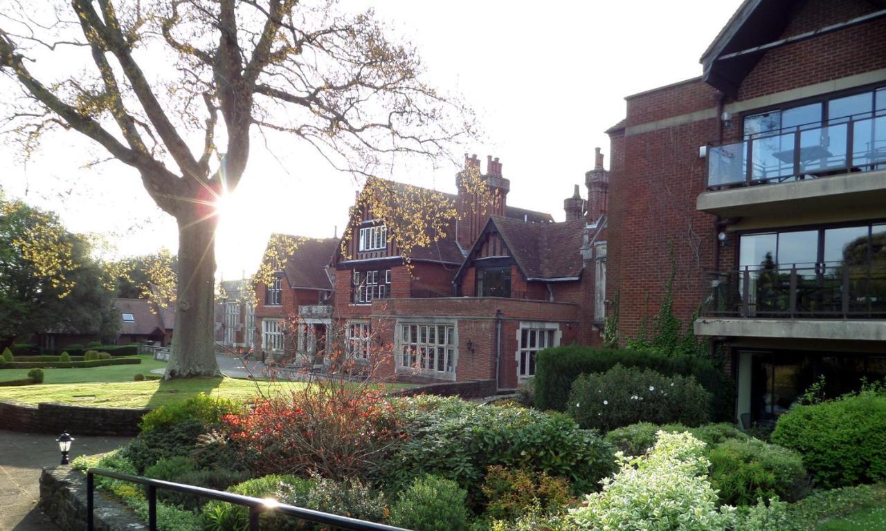 Macdonald Elmers Court Resort Lymington Exterior foto