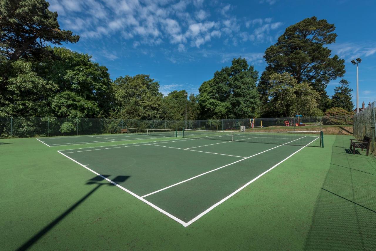 Macdonald Elmers Court Resort Lymington Exterior foto