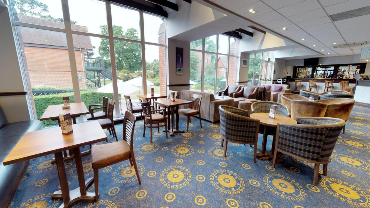 Macdonald Elmers Court Resort Lymington Exterior foto